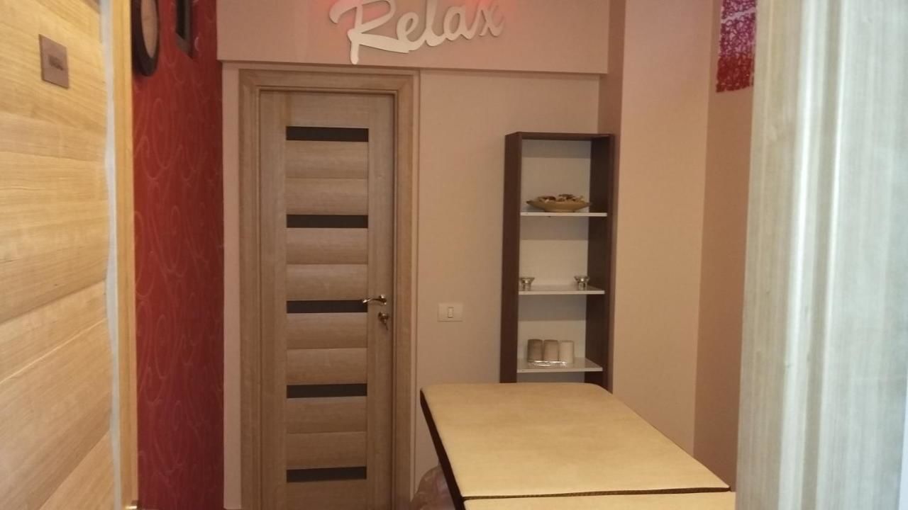 Отель West Plaza Hotel Бухарест