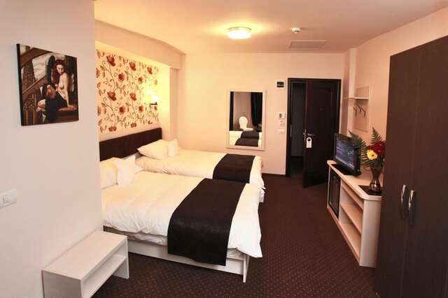 Отель West Plaza Hotel Бухарест-20