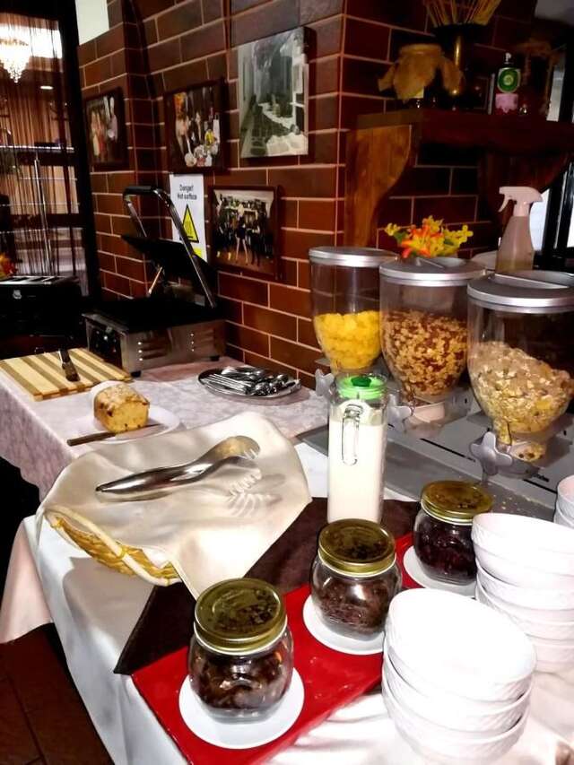 Отель West Plaza Hotel Бухарест-35