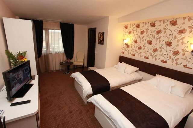 Отель West Plaza Hotel Бухарест-49